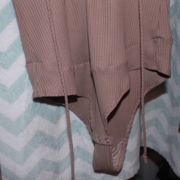NWT Longsleeve Medium Tie Up Bodysuit - Picture 10 of 10